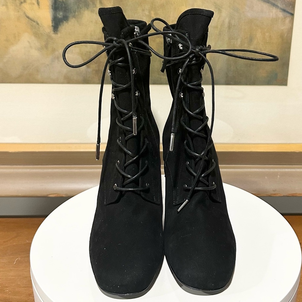 🌹LONGCHAMP🌹 Lace Up Black Suede Bootie Size: 36 - Picture 6 of 14